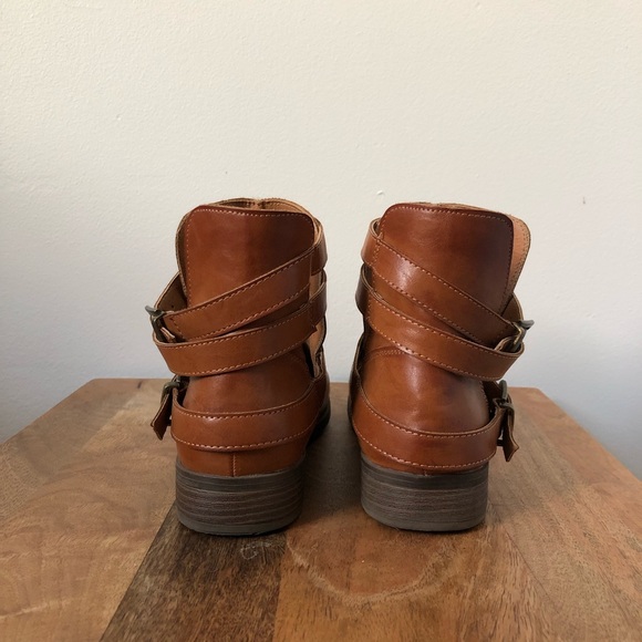 Boots - Picture 2 of 5